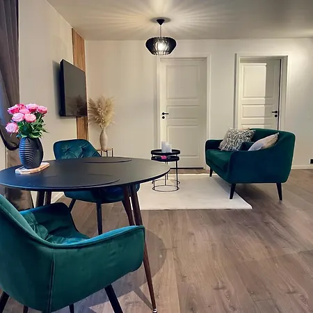 דירה Cozy & Modern In The Heart Of טרומסה
