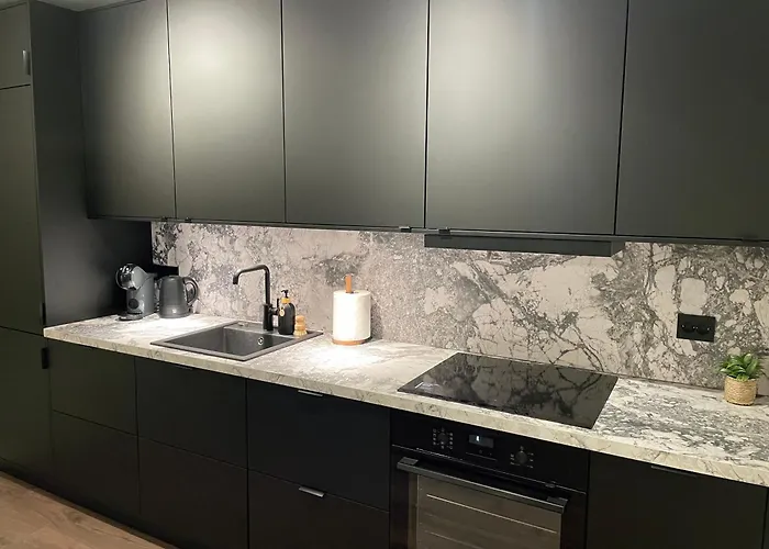 Cozy & Modern In The Heart Of דירה *