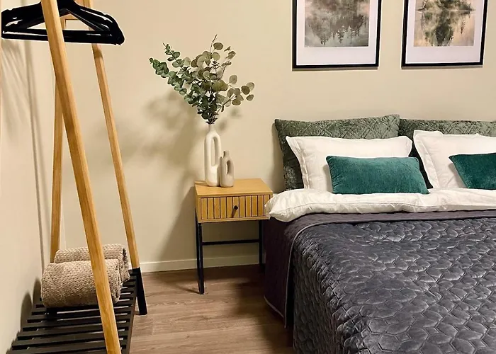 Cozy & Modern In The Heart Of